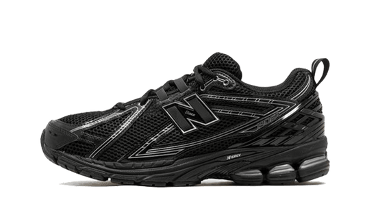 Sneakers éditions limitées et authentiques New Balance  1906R Black Grey - M1906RCH - Kickzmi