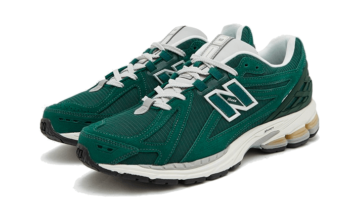 Sneakers éditions limitées et authentiques New Balance 1906R Green Suede Metallic Silver - M1906RX -Kickzmi