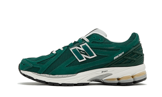 Sneakers éditions limitées et authentiques New Balance 1906R Green Suede Metallic Silver - M1906RX -Kickzmi