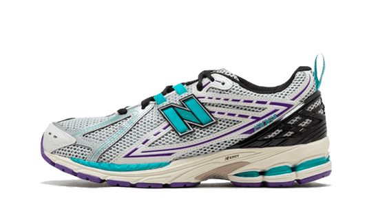 Sneakers éditions limitées et authentiques New Balance 1906R White Aqua Purple - M1906RCF -Kickzmi