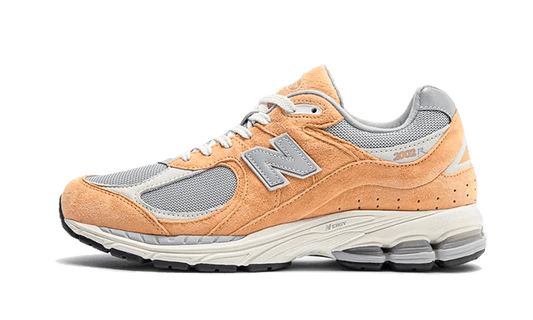 Sneakers éditions limitées et authentiques New Balance 2002R Sweet Caramel - M2002RHM - Kickzmi