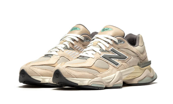 Sneakers éditions limitées et authentiques New Balance 9060 Sea Salt - U9060MAC - Kickzmi