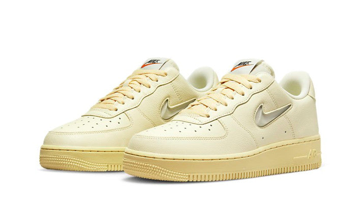 Nike Air Force 1 Low LX Certified Fresh - DO9456-100 - Kickzmi