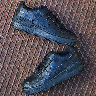 Sneakers éditions limitées et authentiques Nike Air Force 1 Shadow Triple Black - CI0919-001 - Kickzmi