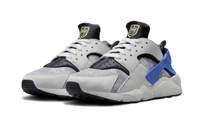 Nike Air Huarache Social FC - DR0286-100 - Kickzmi