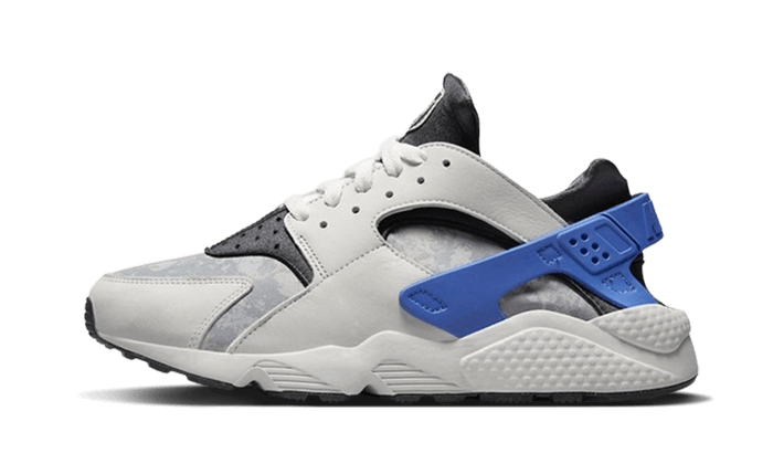 Nike Air Huarache Social FC - DR0286-100 -  Kickzmi