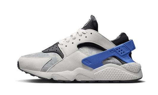 Nike Air Huarache Social FC - DR0286-100 -  Kickzmi