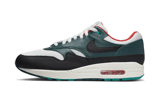 Sneakers éditions limitées et authentiques Nike Air Max 1 Liverpool Lebron James - FB8914-100 - Kickzmi