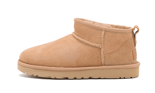 Classic Ultra Mini Boot Chestnut Kickzmi