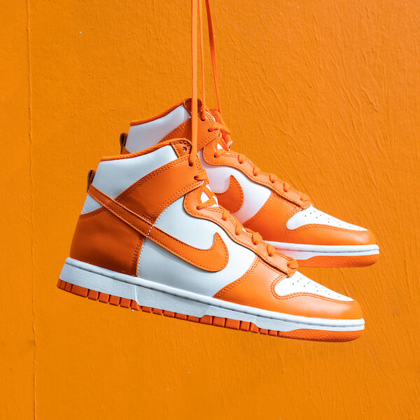 Sneakers éditions limitées et authentiques Nike Dunk High Syracuse (2021) - DD1399-101 / DD1869-100 - Kickzmi