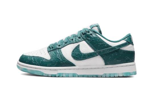 Nike Dunk Low Ocean - DV3029-100 - Kickzmi