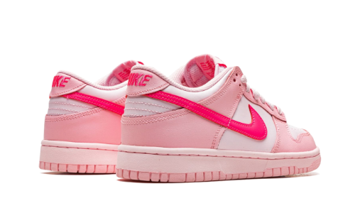 Sneakers éditions limitées et authentiques Nike Dunk Low Triple Pink (Barbie) - DH9765-600 - Kickzmi