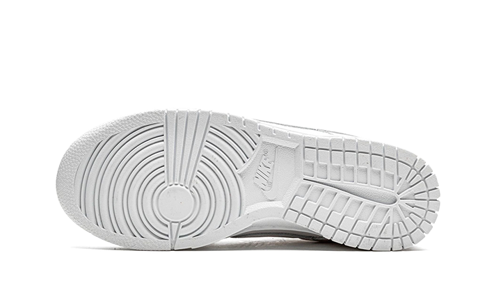 Dunk Low Triple White (2021) Kickzmi