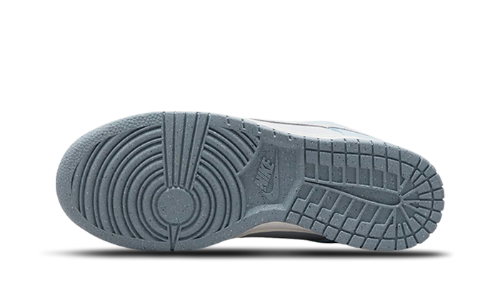 Sneakers éditions limitées et authentiques Nike Dunk Low White Blue Airbrush - FN0323-400 - Kickzmi