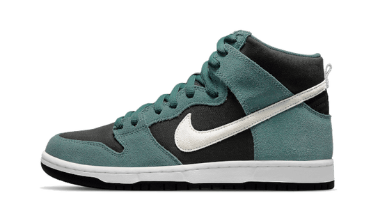 Nike SB Dunk High Green Suede Kickzmi