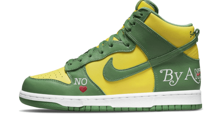 Sneakers limitées et authentiques Nike SB Dunk High Supreme By Any Means Brazil - DN3741-700 - Kickzmi