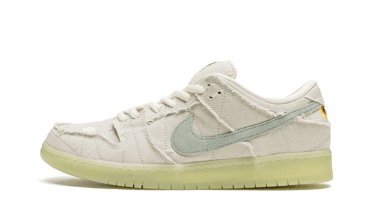 Sneakers éditions limitées et authentiques Nike SB Dunk Low Mummy - DM0774-111 -  Kickzmi