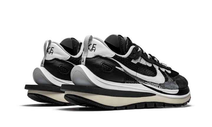 Sneakers éditions limitées et authentiques Nike Vaporwaffle Sacai Black White - CV1363-001 - Kickzmi