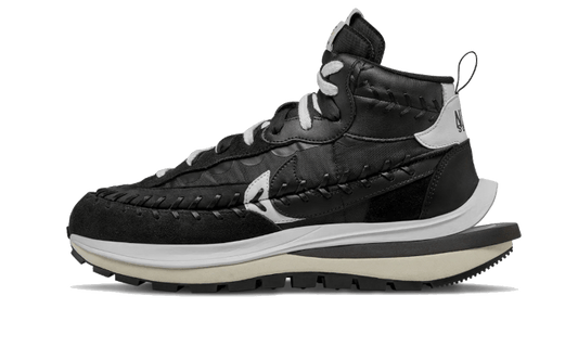 Sneakers éditions limitées et authentiques Nike Vaporwaffle Sacai Jean Paul Gaultier Black White - DH9186-001 -  Kickzmi