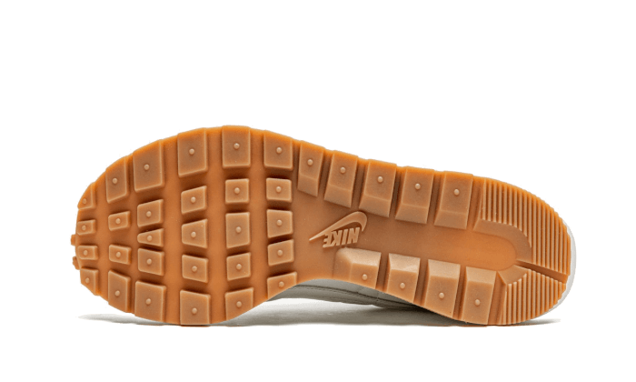 Sneakers éditions limitées et authentiques Nike Vaporwaffle Sacai Sail Gum - DD1875-100 - Kickzmi