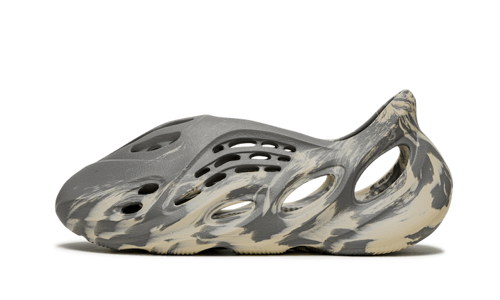 Sneakers éditions limitées et authentiques Adidas Yeezy Foam RNNR MXT Moon Gray - GV7904 -  Kickzmi