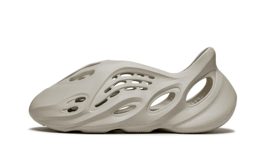 Sneakers éditions limitées et authentiques Adidas Yeezy Foam RNNR Sand - FY4567 - Kickzmi