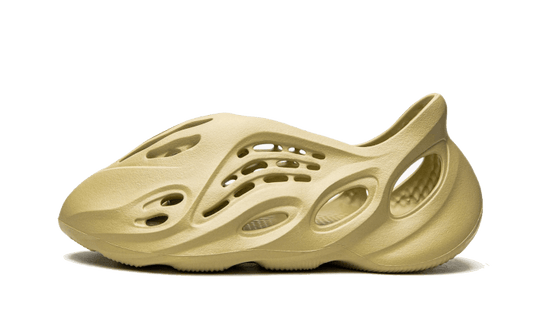 Sneakers éditions limitées et authentiques Adidas Yeezy Foam RNNR Sulfur - GV6775 - Kickzmi