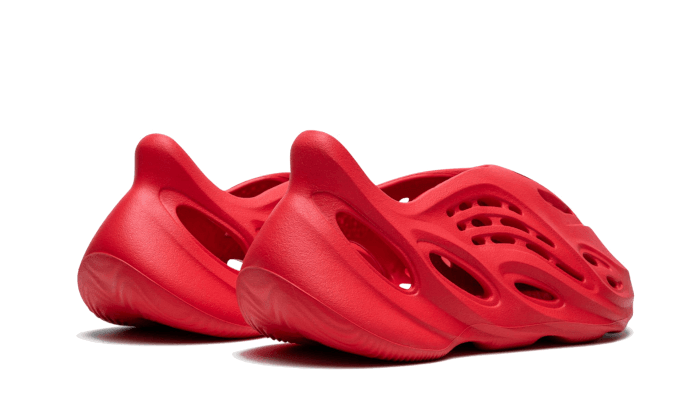 Sneakers éditions limitées et authentiques Adidas Yeezy Foam RNNR Vermillion - GW3355 - Kickzmi
