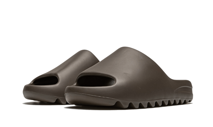 Sneakers édtions limitées et authentiques Adidas Yeezy Slide Soot - G55495/GX6141 - Kickzmi