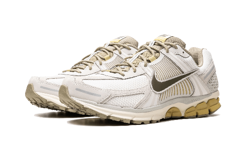 Sneakers éditions limitées et authentiques Nike Zoom Vomero 5 Light Bone Medium Olive - FV0397-001 - Kickzmi