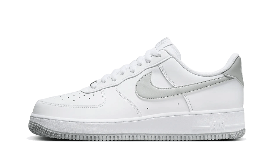 Sneakers éditions limitées et authentiques Nike Air Force 1 Low '07 White Light Smoke Grey - FJ4146-100 - Kickzmi